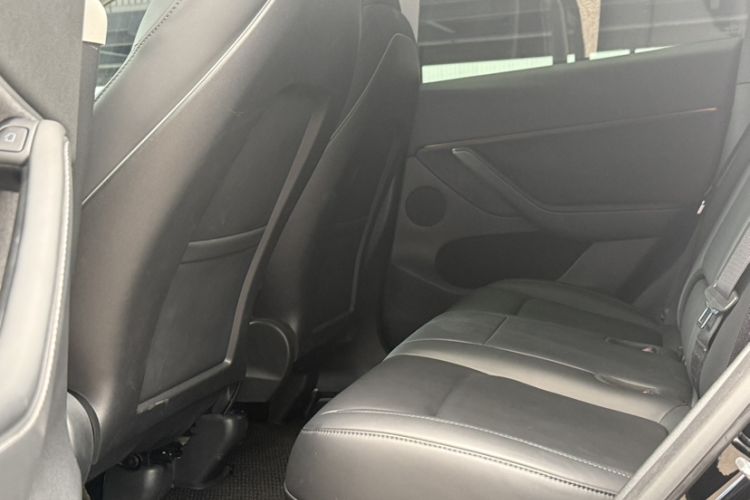 Used Tesla Model Y 2021 Standard Range Rear-Wheel Drive Version Interior 5