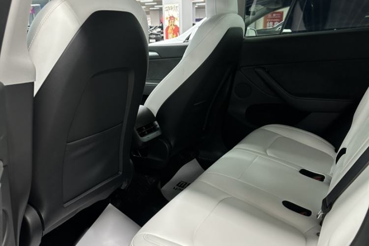 Used Tesla Model Y 2021 Long-Range All-Wheel-Drive Version 3D7 Interior 6