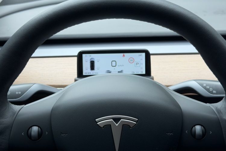 Used Tesla Model Y 2021 Long-Range All-Wheel-Drive Version Interior 6