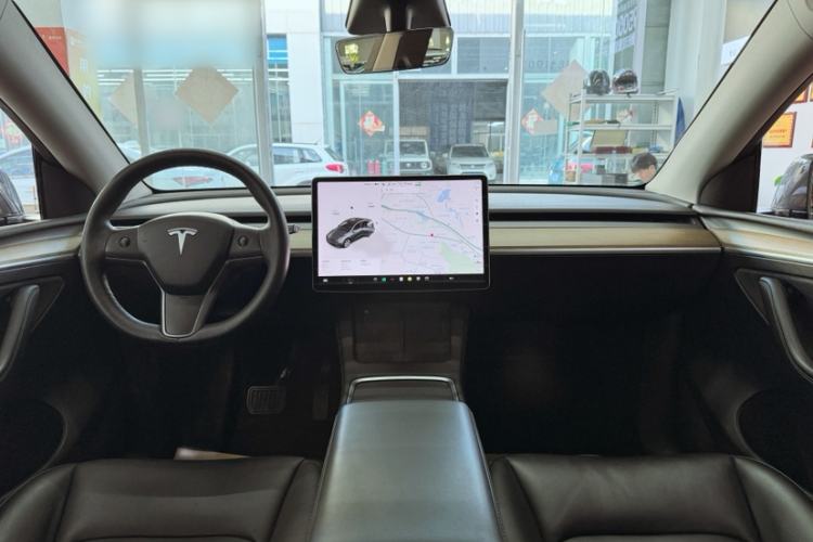 Used Tesla Model Y 2021 Standard Range Rear-Wheel Drive Version Interior 7