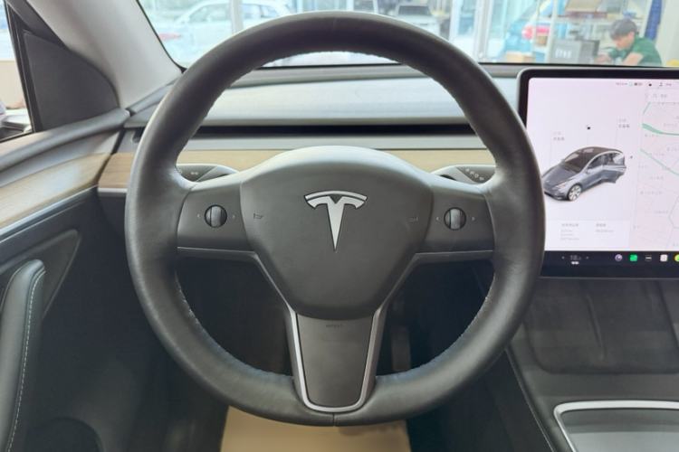 Used Tesla Model Y 2021 Standard Range Rear-Wheel Drive Version Interior 9