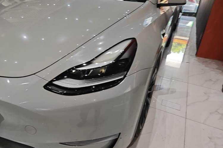 Used Tesla Model Y 2021 Standard Range Rear-Wheel Drive Version Left Front Headlight