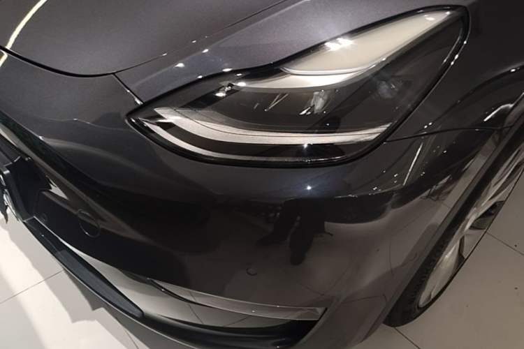 Used Tesla Model Y 2021 Standard Range Rear-Wheel Drive Version Left Front Headlight