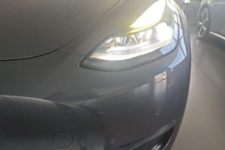 Used Tesla Model Y 2021 Long-Range All-Wheel-Drive Version Left Front Headlight