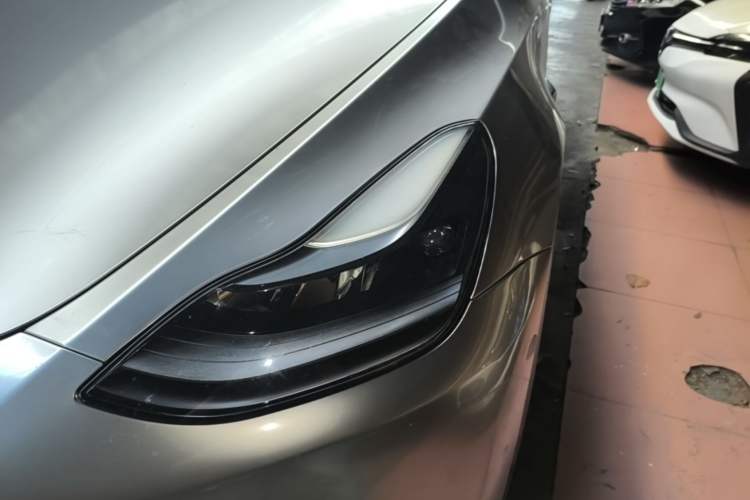 Used Tesla Model Y 2021 Standard Range Rear-Wheel Drive Version Left Front Headlight