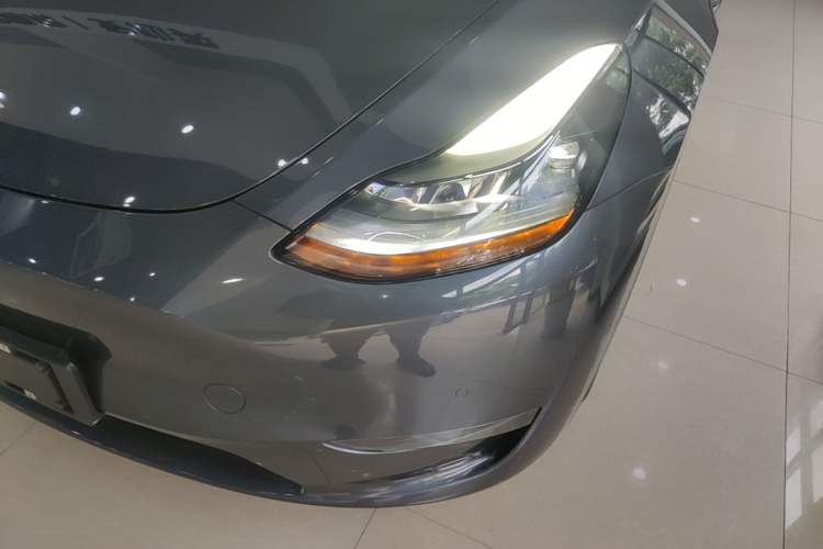 Used Tesla Model Y 2021 Standard Range Rear-Wheel Drive Version Left Front Headlight
