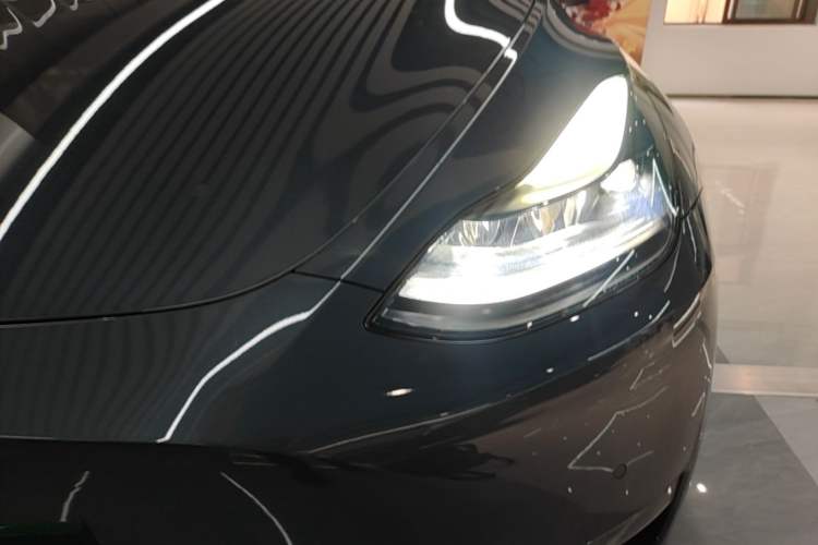 Used Tesla Model Y 2021 Standard Range Rear-Wheel Drive Version Left Front Headlight