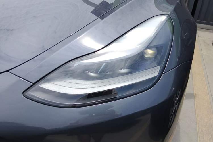 Used Tesla Model Y 2021 Long-Range All-Wheel-Drive Version Left Front Headlight