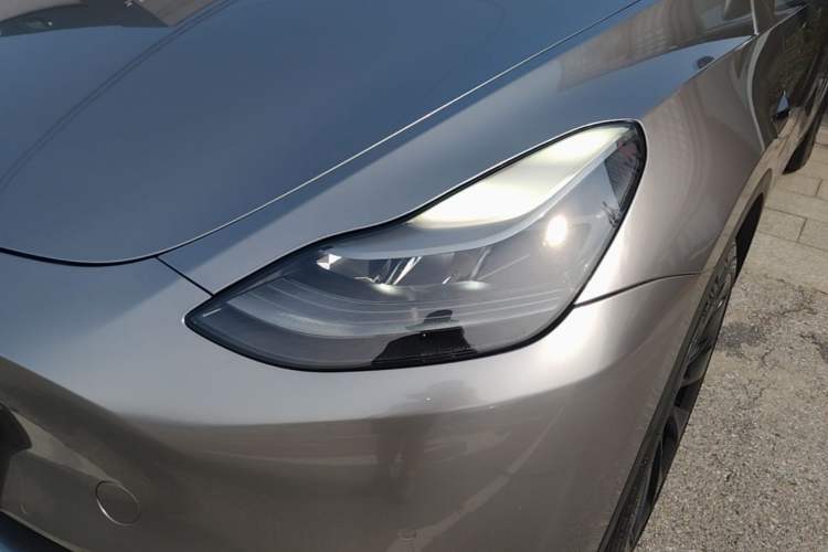 Used Tesla Model Y 2021 Standard Range Rear-Wheel Drive Version Left Front Headlight