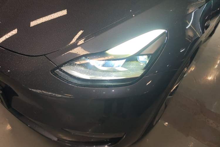 Used Tesla Model Y 2021 Long-Range All-Wheel-Drive Version Left Front Headlight
