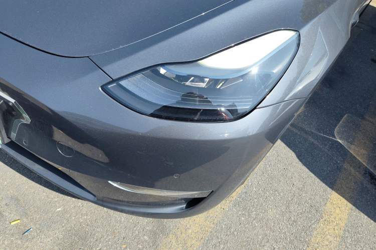 Used Tesla Model Y 2021 Long-Range All-Wheel-Drive Version Left Front Headlight