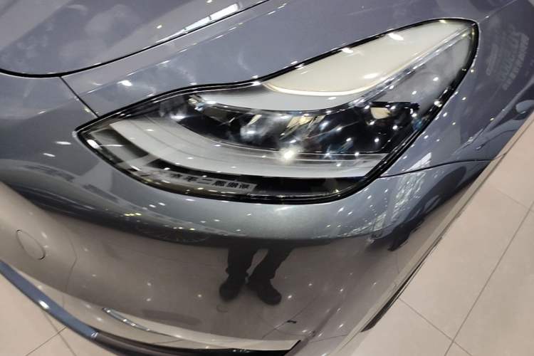 Used Tesla Model Y 2021 Standard Range Rear-Wheel Drive Version Left Front Headlight