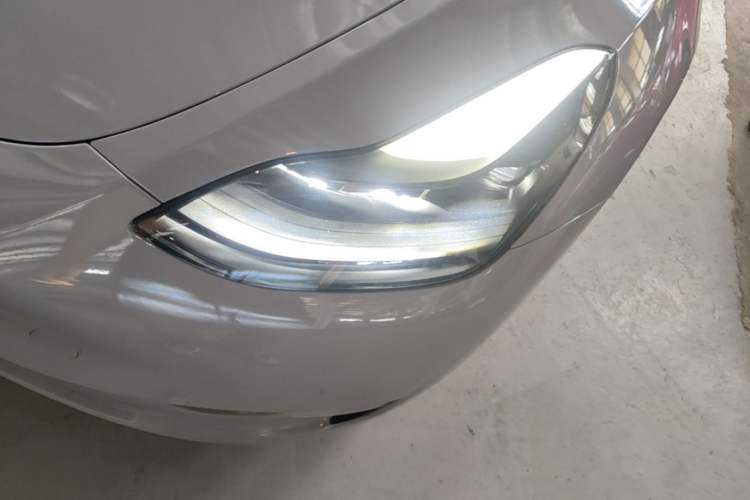 Used Tesla Model Y 2021 Standard Range Rear-Wheel Drive Version Left Front Headlight