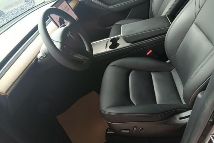 Used Tesla Model Y 2021 Long-Range All-Wheel-Drive Version Left Front Seat