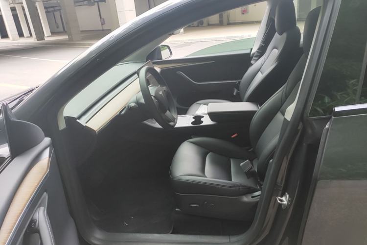 Used Tesla Model Y 2021 Long-Range All-Wheel-Drive Version Left Front Seat