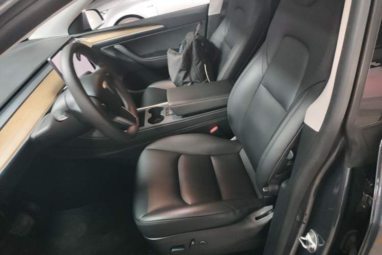 Used Tesla Model Y 2021 Long-Range All-Wheel-Drive Version Left Front Seat