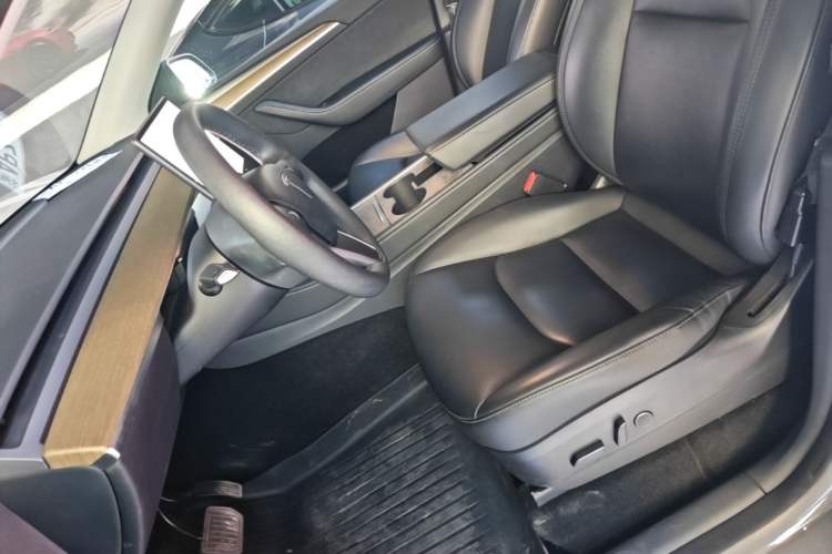 Used Tesla Model Y 2021 Long-Range All-Wheel-Drive Version 3D7 Left Front Seat