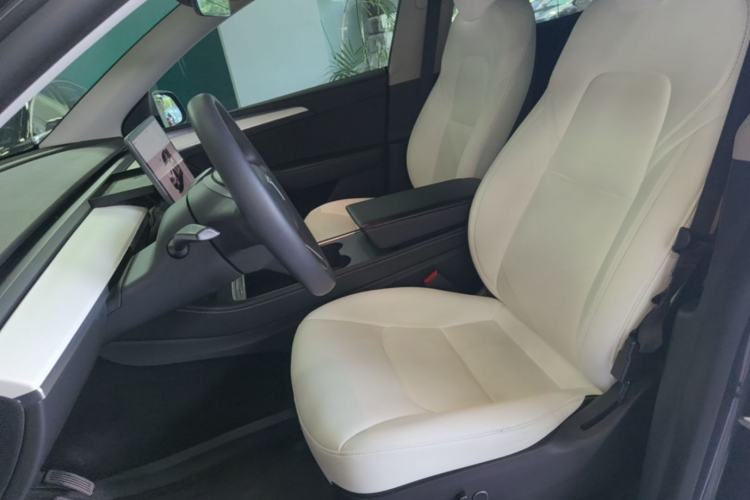 Used Tesla Model Y 2021 Revised Version 2 Long-Range All-Wheel-Drive Edition Left Front Seat