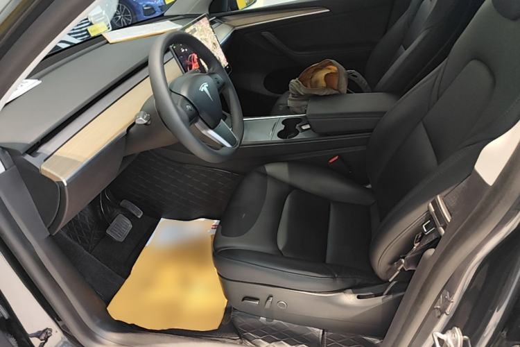Used Tesla Model Y 2021 Long-Range All-Wheel-Drive Version 3D7 Left Front Seat
