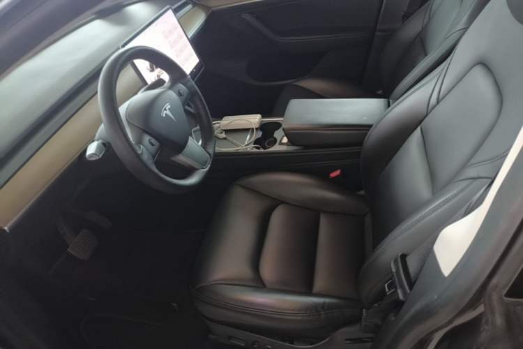 Used Tesla Model Y 2021 Long-Range All-Wheel-Drive Version Left Front Seat