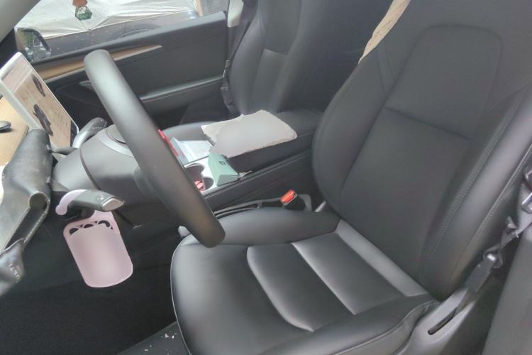 Used Tesla Model Y 2021 Standard Range Rear-Wheel Drive Version Left Front Seat