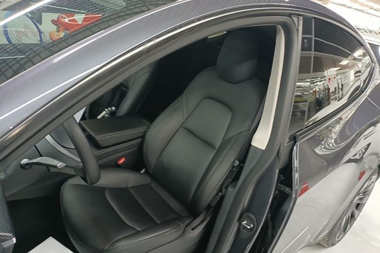 Used Tesla Model Y 2021 Long-Range All-Wheel-Drive Version Left Front Seat