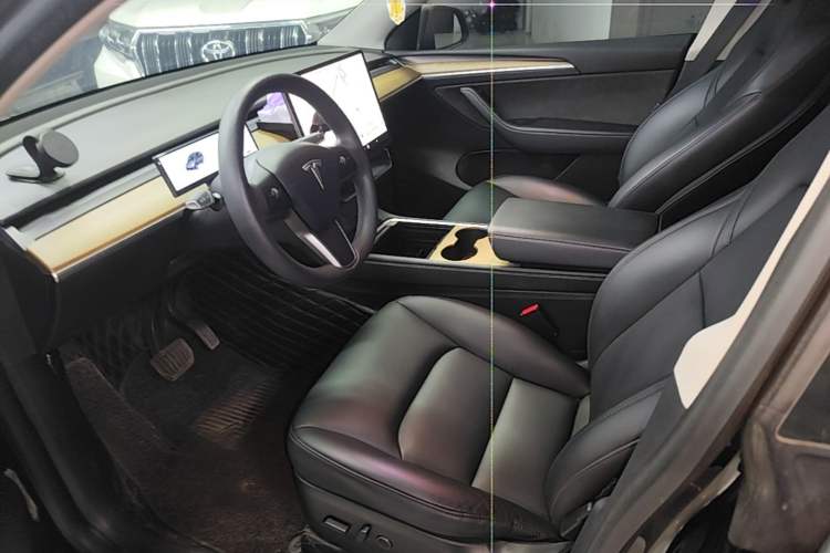 Used Tesla Model Y 2021 Long-Range All-Wheel-Drive Version 3D7 Left Front Seat