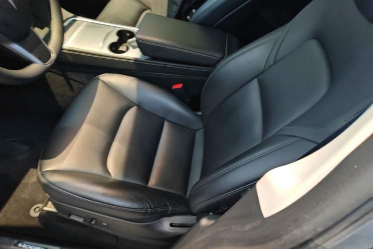 Used Tesla Model Y 2021 Performance High-Performance All-Wheel-Drive Version Left Front Seat