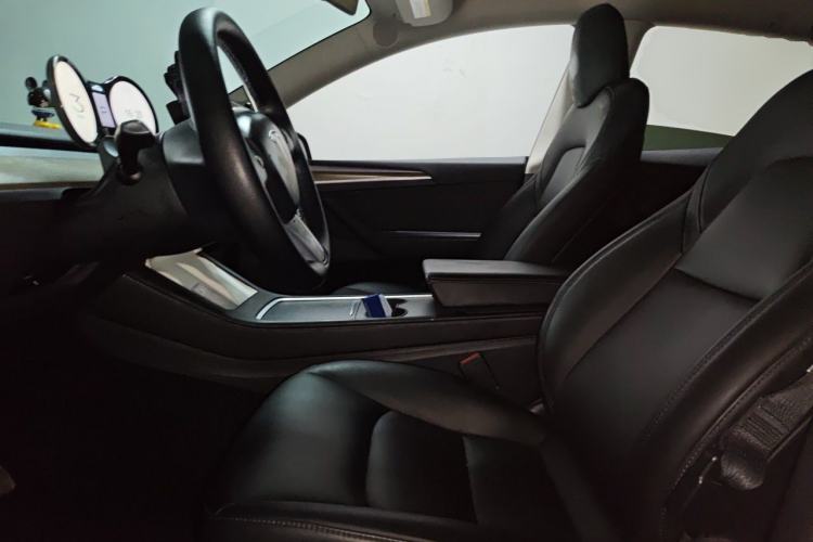 Used Tesla Model Y 2021 Standard Range Rear-Wheel Drive Version Left Front Seat