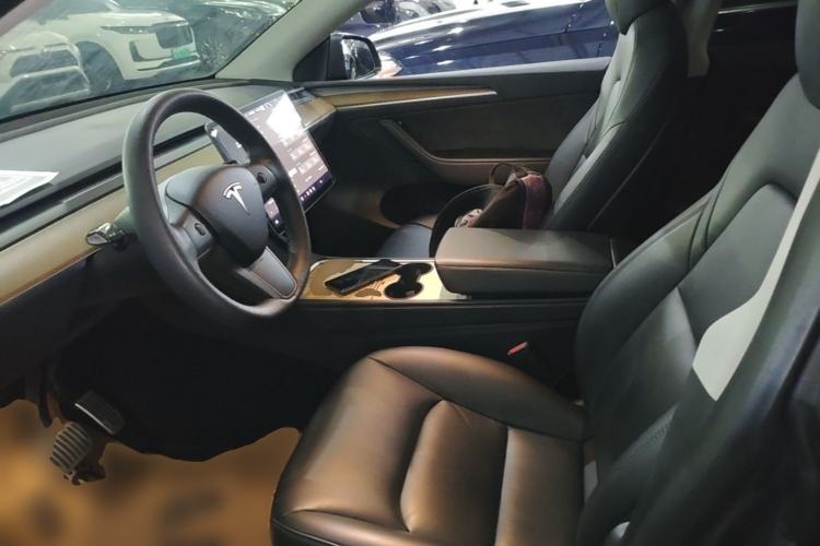 Used Tesla Model Y 2021 Long-Range All-Wheel-Drive Version Left Front Seat