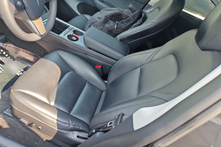 Used Tesla Model Y 2021 Long-Range All-Wheel-Drive Version Left Front Seat