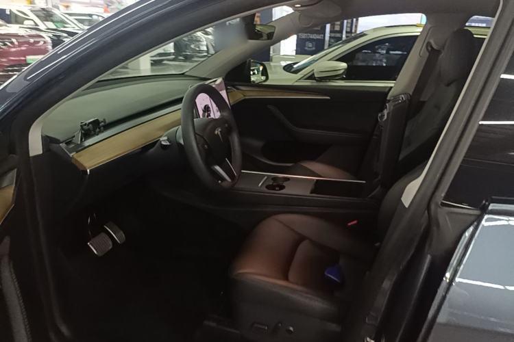 Used Tesla Model Y 2021 Long-Range All-Wheel-Drive Version Left Front Seat