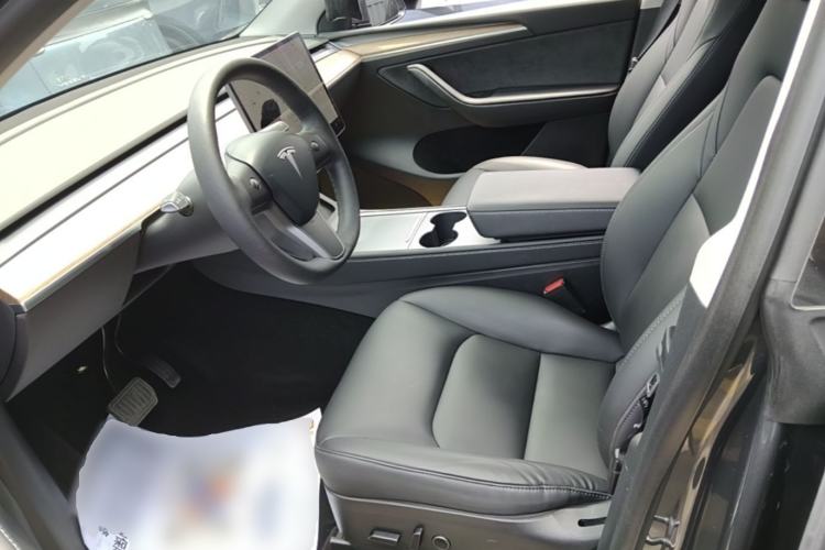 Used Tesla Model Y 2021 Long-Range All-Wheel-Drive Version Left Front Seat