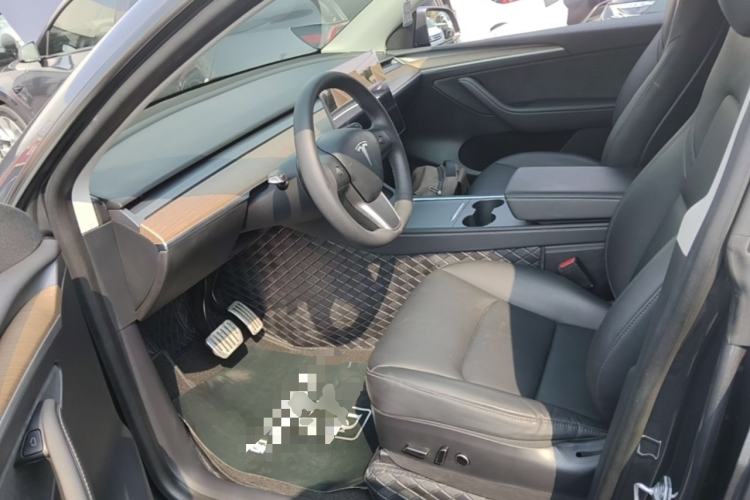 Used Tesla Model Y 2021 Long-Range All-Wheel-Drive Version Left Front Seat