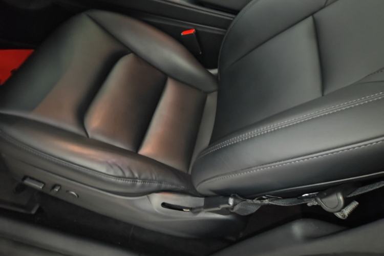 Used Tesla Model Y 2021 Long-Range All-Wheel-Drive Version 3D7 Left Front Seat