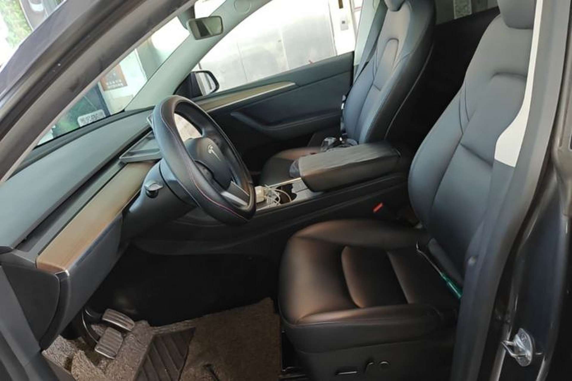 Used Tesla Model Y 2021 Long-Range All-Wheel-Drive Version 3D7 Left Front Seat