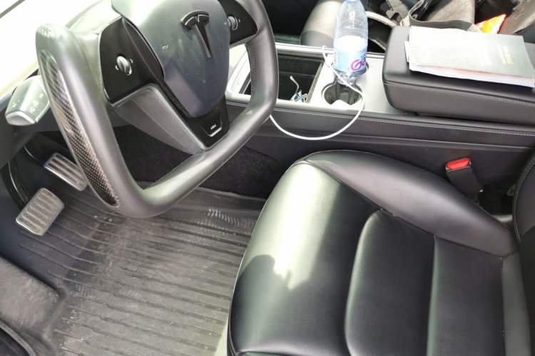 Used Tesla Model Y 2021 Standard Range Rear-Wheel Drive Version Left Front Seat