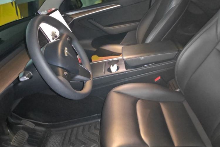 Used Tesla Model Y 2021 Long-Range All-Wheel-Drive Version Left Front Seat