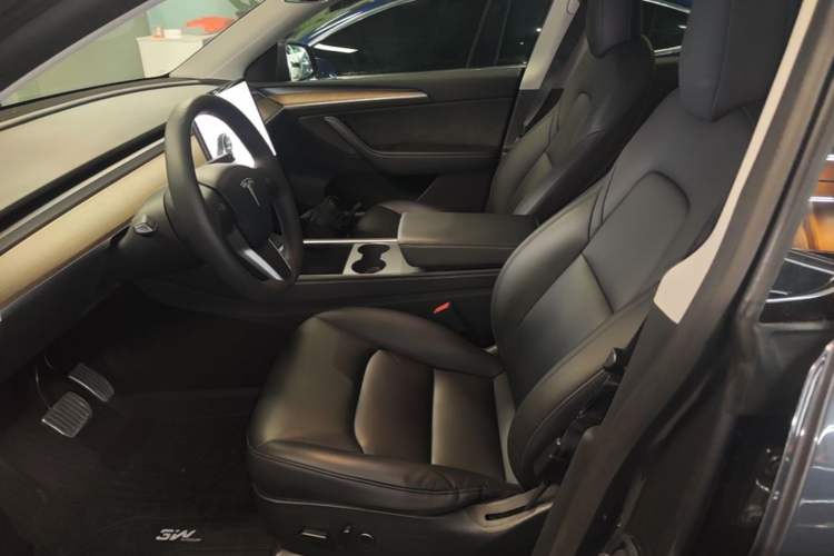 Used Tesla Model Y 2021 Long-Range All-Wheel-Drive Version Left Front Seat