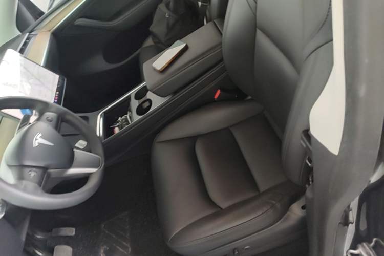 Used Tesla Model Y 2021 Long-Range All-Wheel-Drive Version Left Front Seat