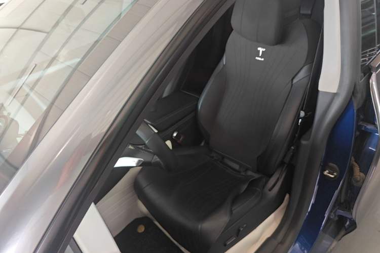 Used Tesla Model Y 2021 Standard Range Rear-Wheel Drive Version Left Front Seat