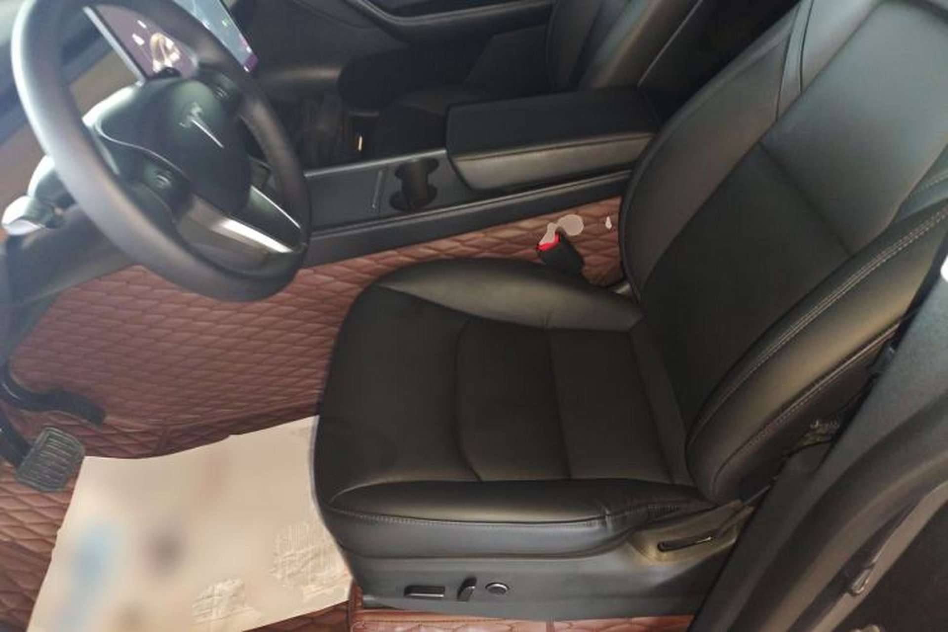 Used Tesla Model Y 2021 Long-Range All-Wheel-Drive Version Left Front Seat