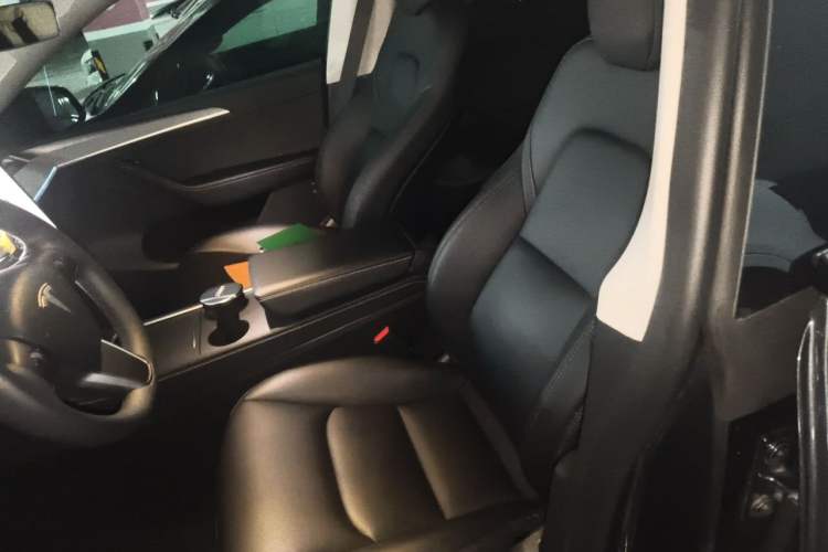 Used Tesla Model Y 2021 Revised Version 2 Long-Range All-Wheel-Drive Edition Left Front Seat