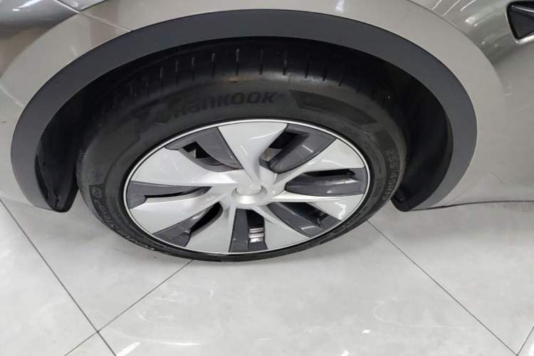Used Tesla Model Y 2021 Revised Version 2 Long-Range All-Wheel-Drive Edition Left Front Wheel Hub