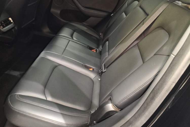 Used Tesla Model Y 2021 Long-Range All-Wheel-Drive Version Left Rear Seat