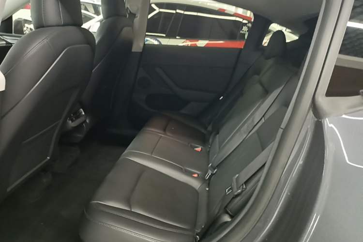 Used Tesla Model Y 2021 Long-Range All-Wheel-Drive Version Left Rear Seat
