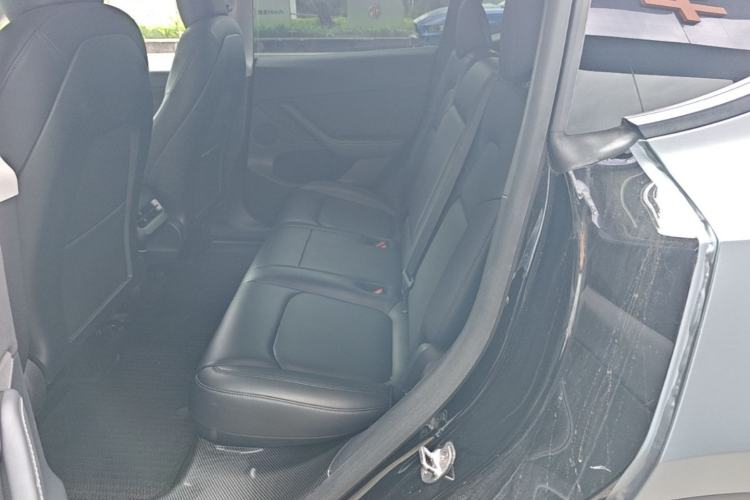 Used Tesla Model Y 2021 Standard Range Rear-Wheel Drive Version Left Rear Seat
