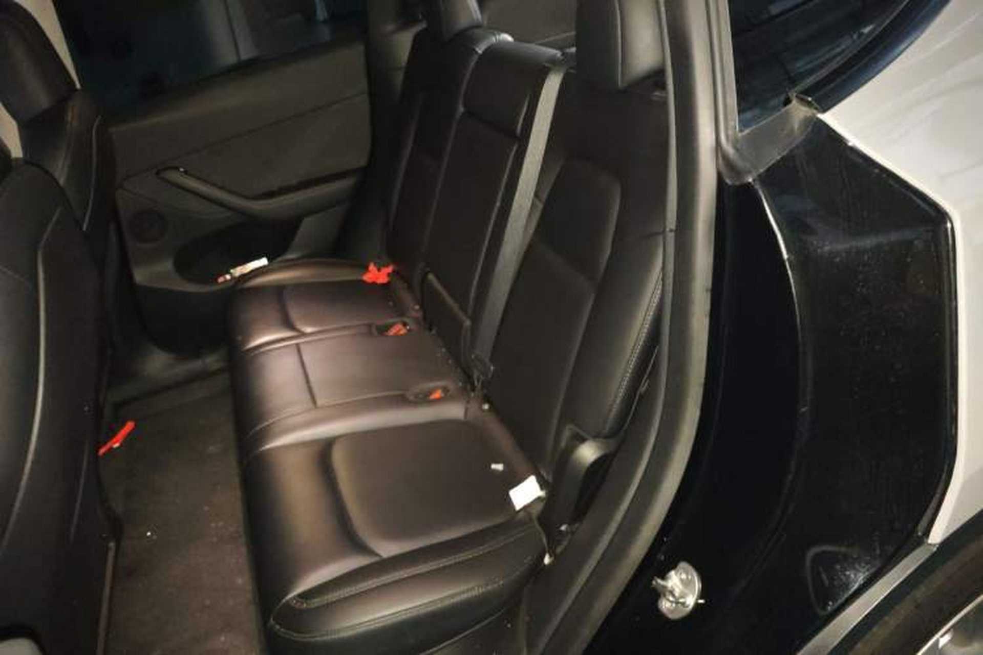 Used Tesla Model Y 2021 Standard Range Rear-Wheel Drive Version Left Rear Seat