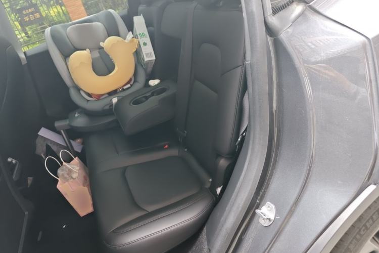 Used Tesla Model Y 2021 Long-Range All-Wheel-Drive Version Left Rear Seat