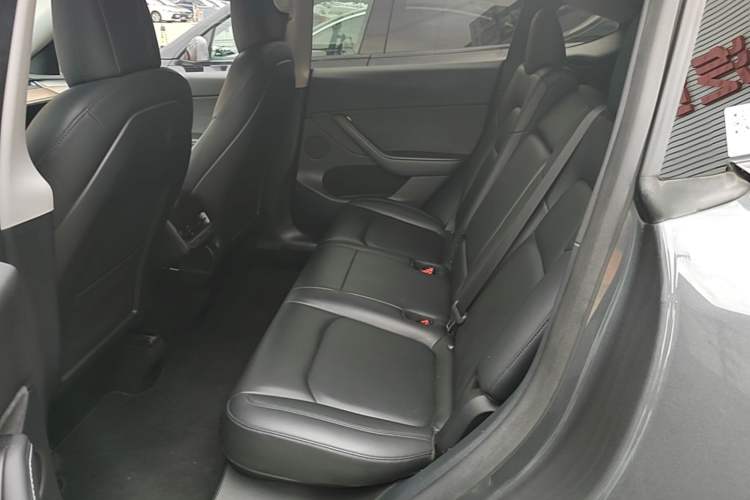 Used Tesla Model Y 2021 Long-Range All-Wheel-Drive Version Left Rear Seat